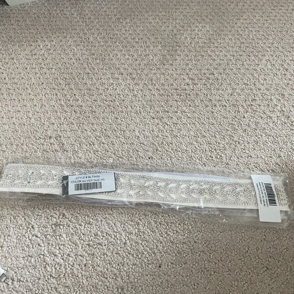 Lulus Bridal Rhinestone Belt NWT - Picture 2 of 6